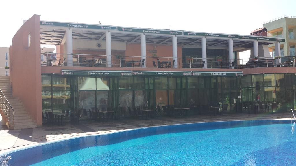 Pollo Resort Mikosta Apartments Pantai Sunny Bagian luar foto
